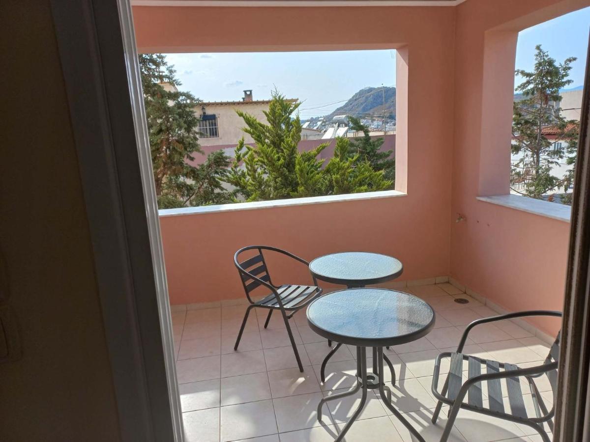 Treasure Star B&B Salamina Esterno foto