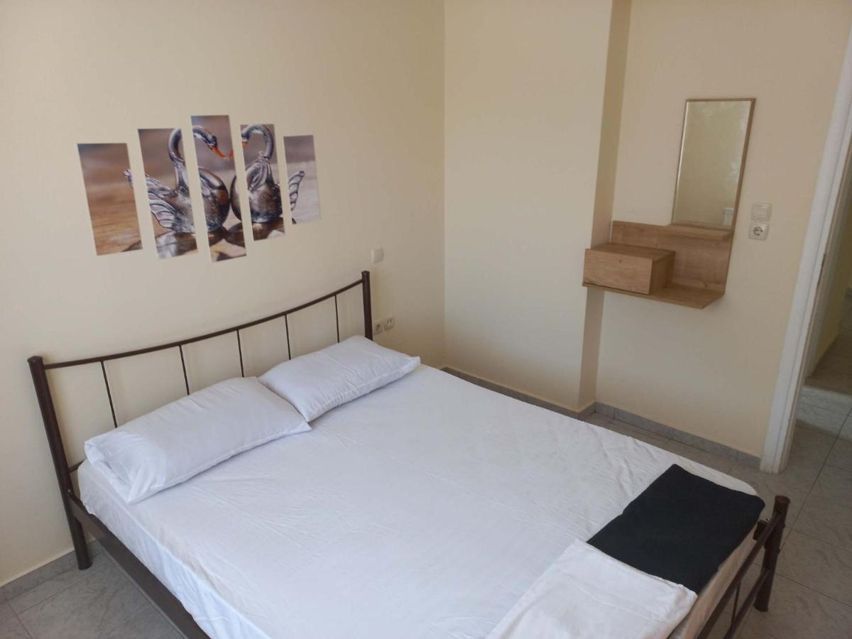 Treasure Star B&B Salamina Esterno foto